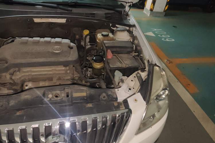 Used Buick Excelle 2013 1.5L Automatic Classic Model Engine Bay Left