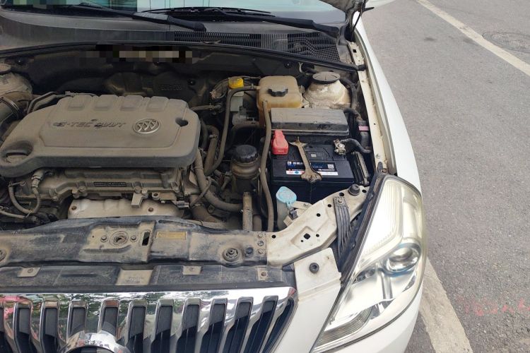 Used Buick Excelle 2013 1.5L Automatic Classic Model Engine Bay Left