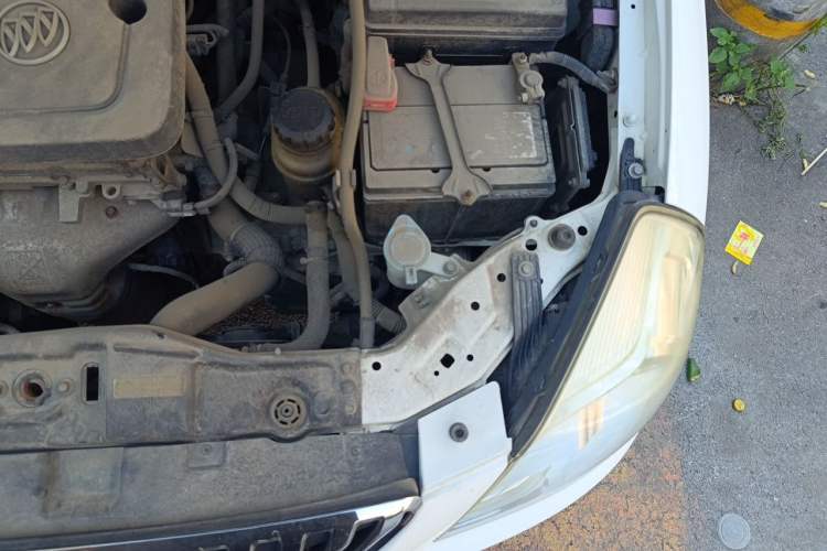 Used Buick Excelle 2013 1.5L Automatic Classic Model Engine Bay Left