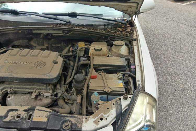Used Buick Excelle 2013 1.5L Automatic Classic Model Engine Bay Left