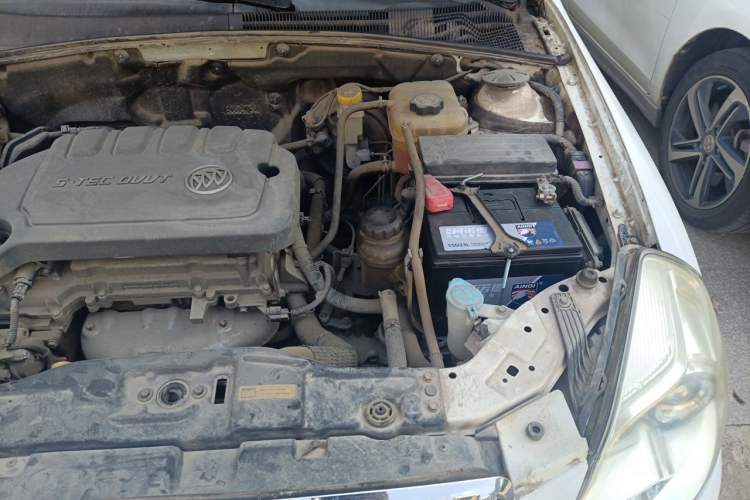 Used Buick Excelle 2013 1.5L Automatic Classic Model Engine Bay Left