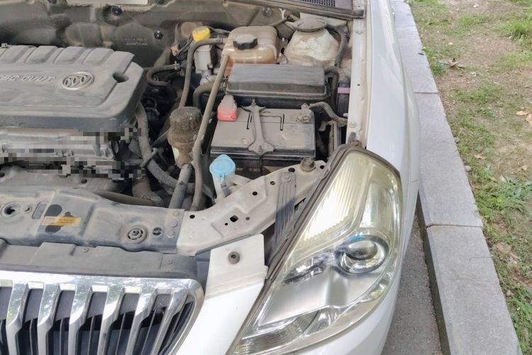Used Buick Excelle 2013 1.5L Automatic Classic Model Engine Bay Left