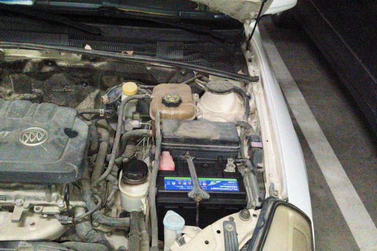 Used Buick Excelle 2013 1.5L Automatic Classic Model Engine Bay Left