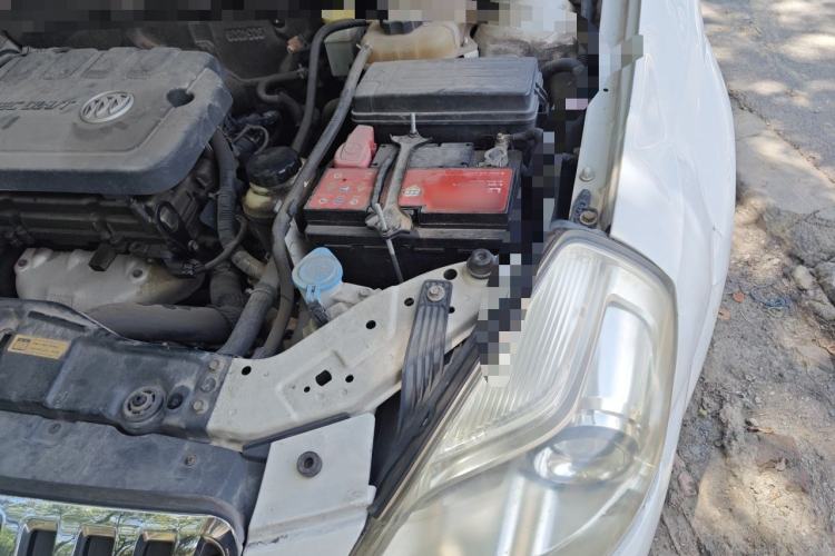 Used Buick Excelle 2013 1.5L Automatic Classic Model Engine Bay Left
