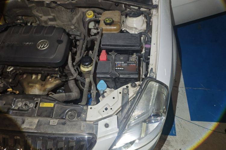 Used Buick Excelle 2013 1.5L Manual Luxury Model Engine Bay Left