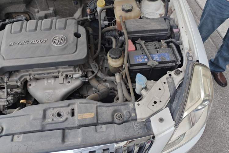 Used Buick Excelle 2013 1.5L Automatic Classic Model Engine Bay Left