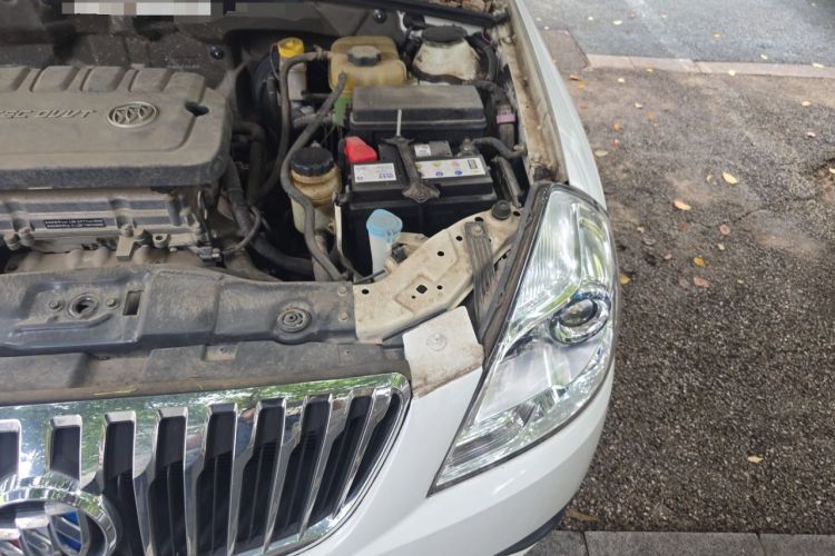 Used Buick Excelle 2013 1.5L Manual Classic Model Engine Bay Left