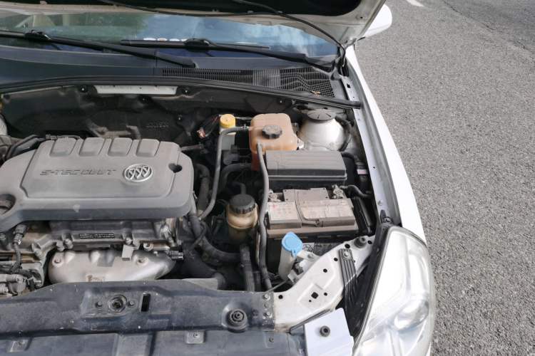 Used Buick Excelle 2013 1.5L Automatic Luxury Model Engine Bay Left