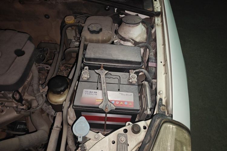 Used Buick Excelle 2013 1.5L Manual Classic Model Engine Bay Left