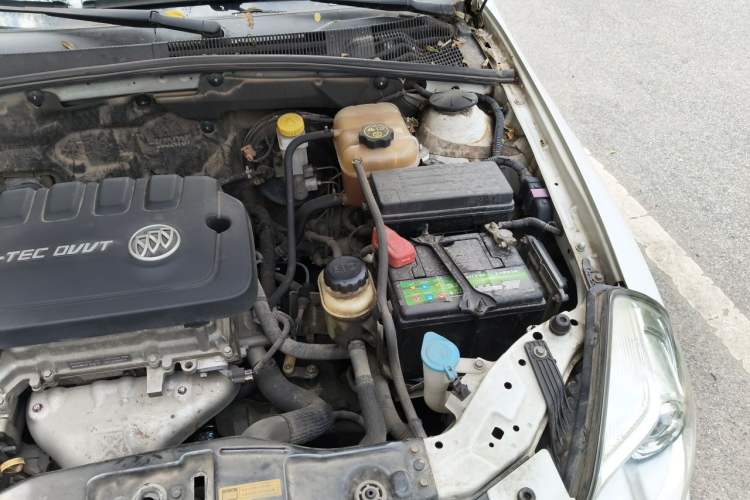 Used Buick Excelle 2013 1.5L Automatic Luxury Model Engine Bay Left