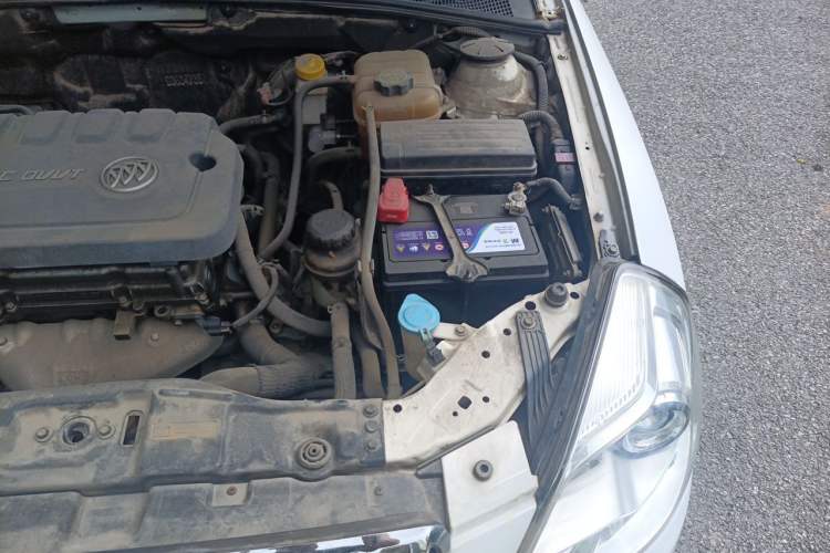 Used Buick Excelle 2013 1.5L Automatic Classic Model Engine Bay Left