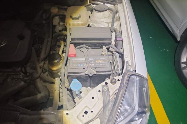 Used Buick Excelle 2013 1.5L Automatic Classic Model Engine Bay Left