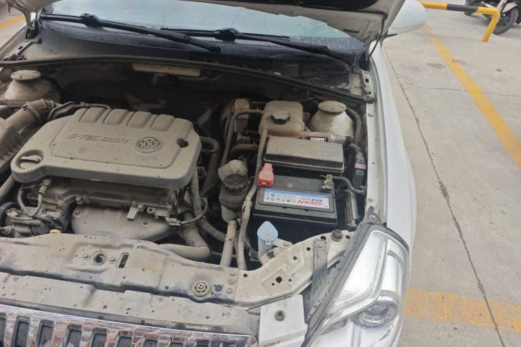 Used Buick Excelle 2013 1.5L Manual Classic Model Engine Bay Left