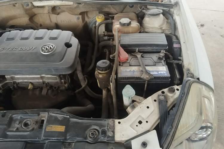 Used Buick Excelle 2013 1.5L Manual Classic Model Engine Bay Left