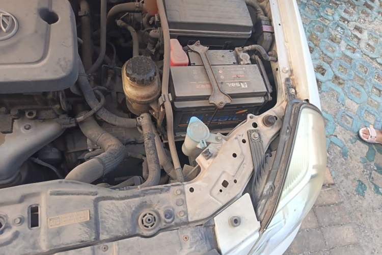 Used Buick Excelle 2013 1.5L Automatic Classic Model Engine Bay Left