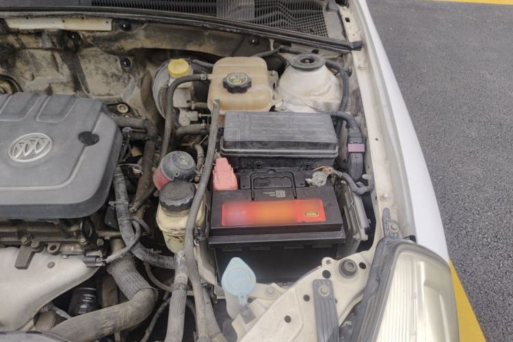 Used Buick Excelle 2013 1.5L Manual Classic Model Engine Bay Left