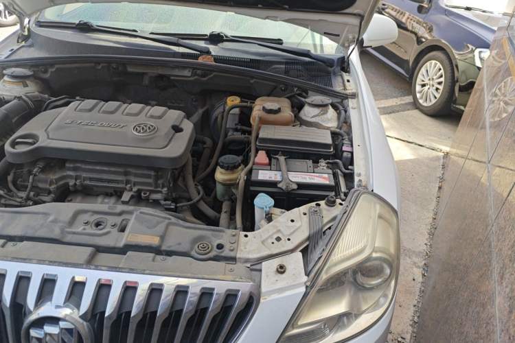 Used Buick Excelle 2013 1.5L Manual Classic Model Engine Bay Left