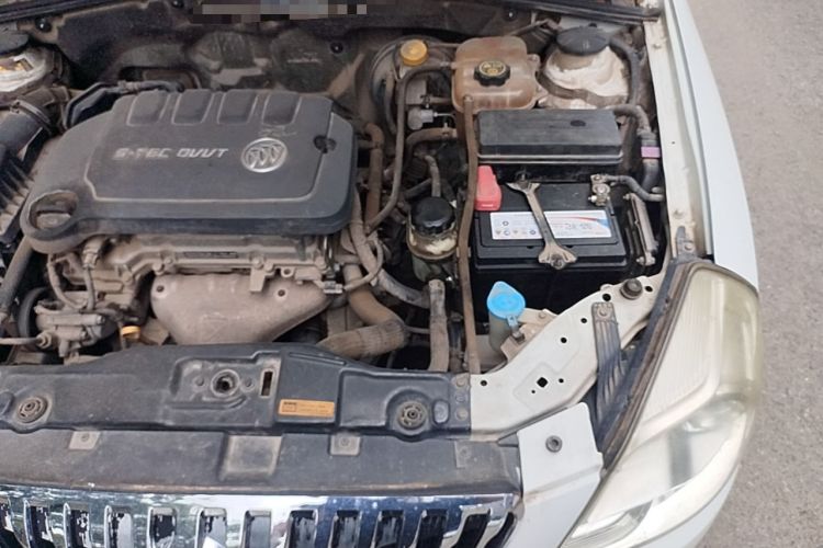 Used Buick Excelle 2013 1.5L Manual Classic Model Engine Bay Left