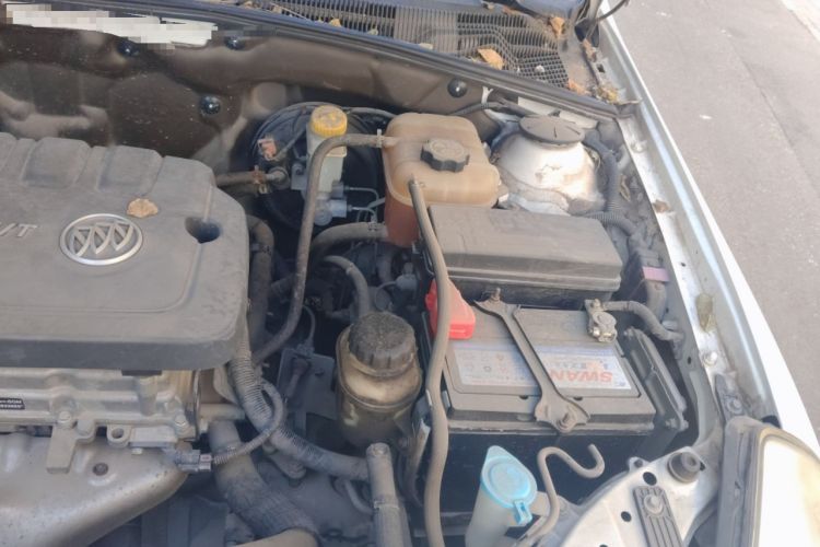 Used Buick Excelle 2013 1.5L Automatic Classic Model Engine Bay Left