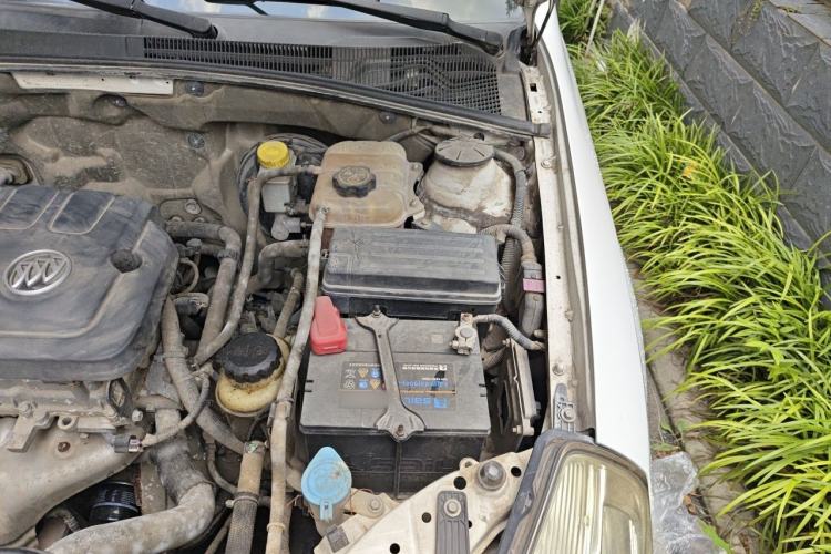 Used Buick Excelle 2013 1.5L Manual Luxury Model Engine Bay Left