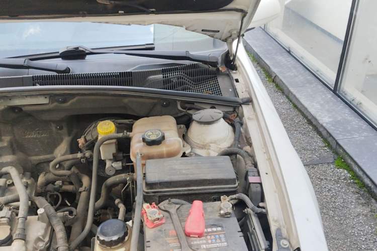 Used Buick Excelle 2013 1.5L Automatic Classic Model Engine Bay Left