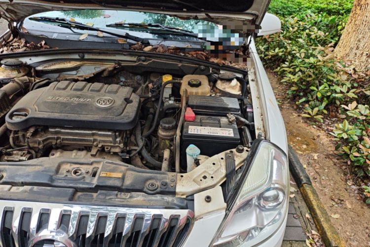 Used Buick Excelle 2013 1.5L Automatic Classic Model Engine Bay Left