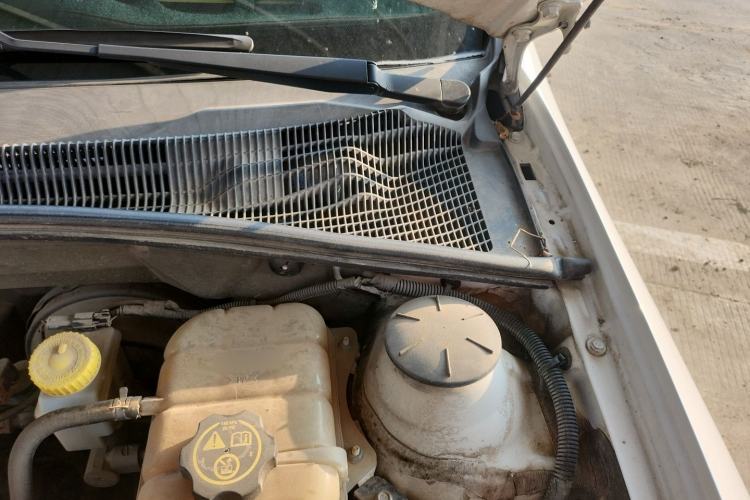 Used Buick Excelle 2013 1.5L Automatic Classic Model Engine Bay Left