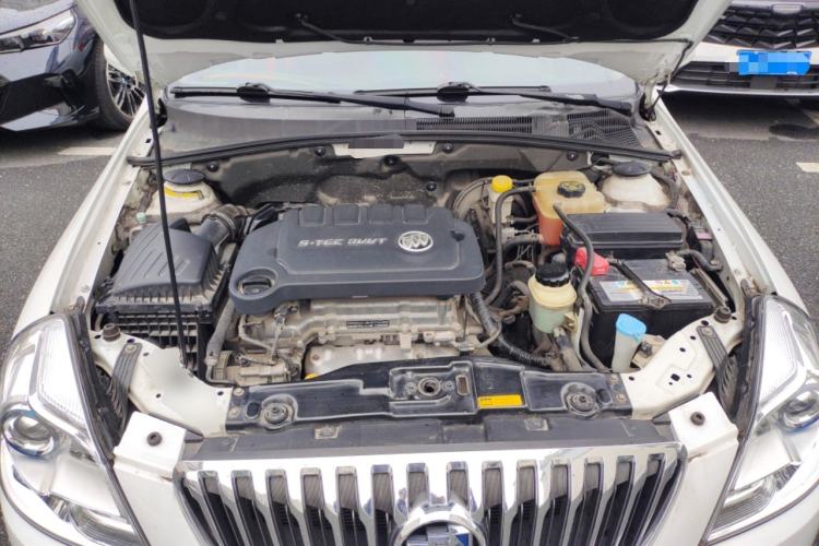 Used Buick Excelle 2013 1.5L Manual Classic Model Engine Bay