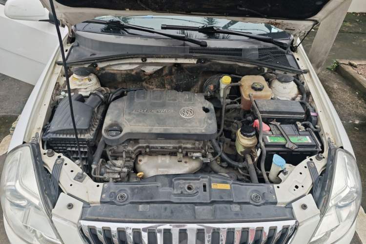 Used Buick Excelle 2013 1.5L Automatic Classic Model Engine Bay