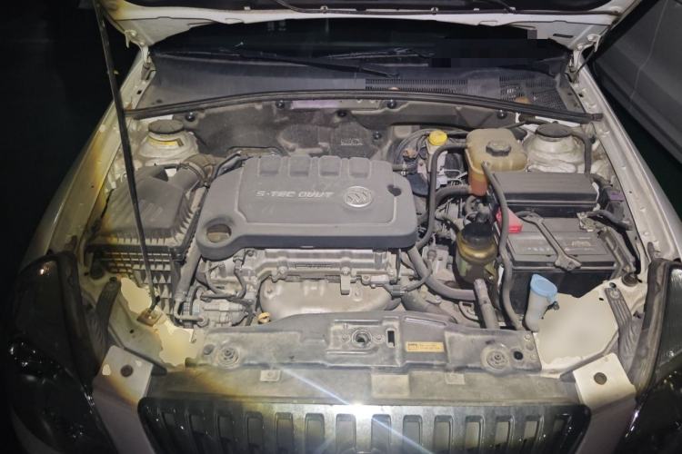 Used Buick Excelle 2013 1.5L Automatic Classic Model Engine Bay