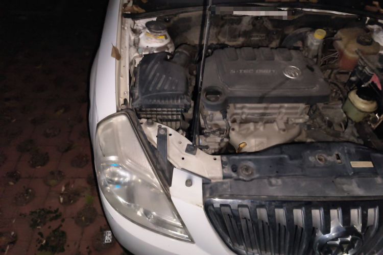 Used Buick Excelle 2013 1.5L Automatic Classic Model Engine Bay Right