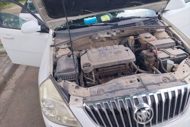 Used Buick Excelle 2013 1.5L Manual Classic Model Engine Bay Right