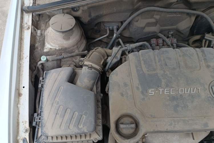 Used Buick Excelle 2013 1.5L Automatic Classic Model Engine Bay Right