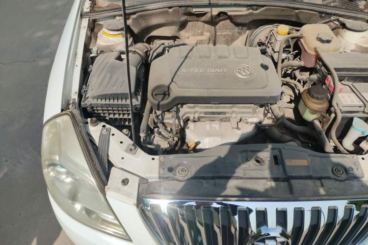 Used Buick Excelle 2013 1.5L Automatic Classic Model Engine Bay Right