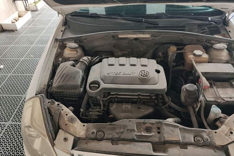 Used Buick Excelle 2013 1.5L Automatic Classic Model Engine Bay Right