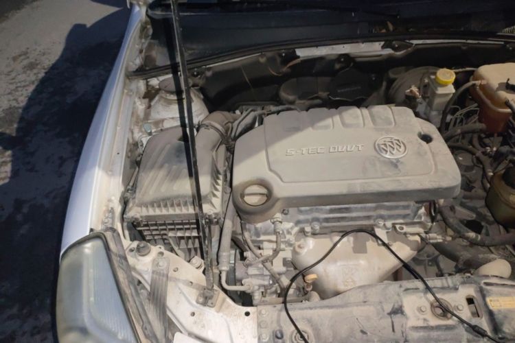 Used Buick Excelle 2013 1.5L Automatic Luxury Model Engine Bay Right