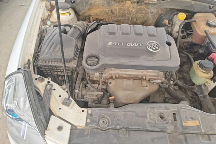 Used Buick Excelle 2013 1.5L Automatic Classic Model Engine Bay Right