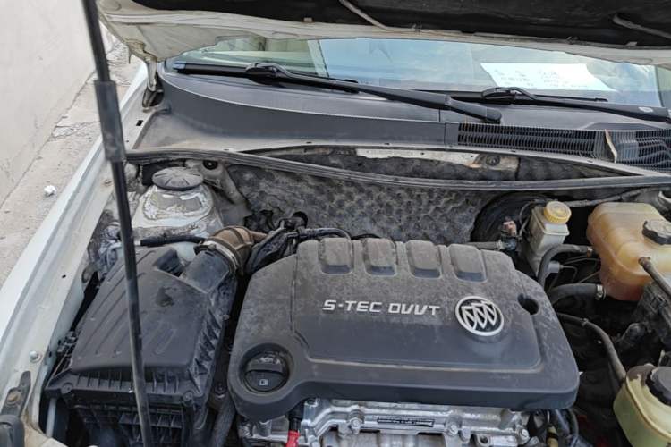 Used Buick Excelle 2013 1.5L Automatic Classic Model Engine Bay Right