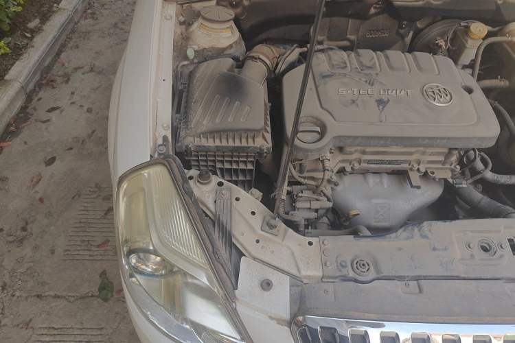 Used Buick Excelle 2013 1.5L Automatic Luxury Model Engine Bay Right