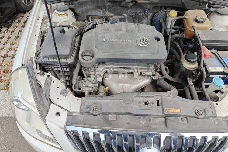 Used Buick Excelle 2013 1.5L Manual Classic Model Engine Bay Right