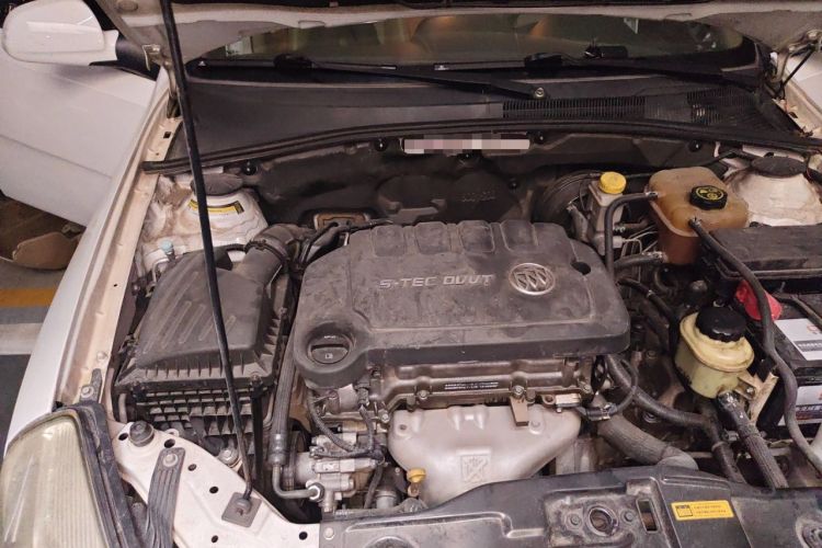Used Buick Excelle 2013 1.5L Manual Classic Model Engine Bay Right