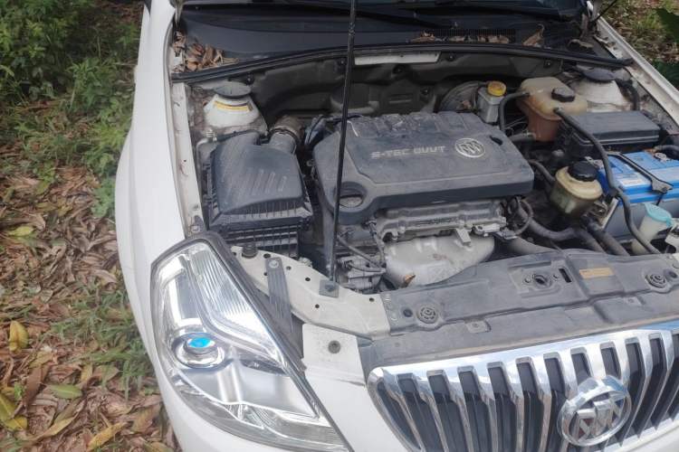 Used Buick Excelle 2013 1.5L Automatic Classic Model Engine Bay Right