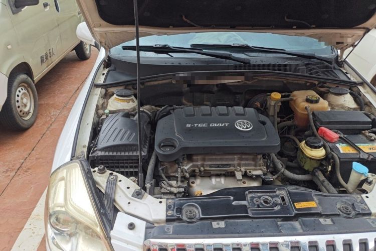 Used Buick Excelle 2013 1.5L Automatic Classic Model Engine Bay Right
