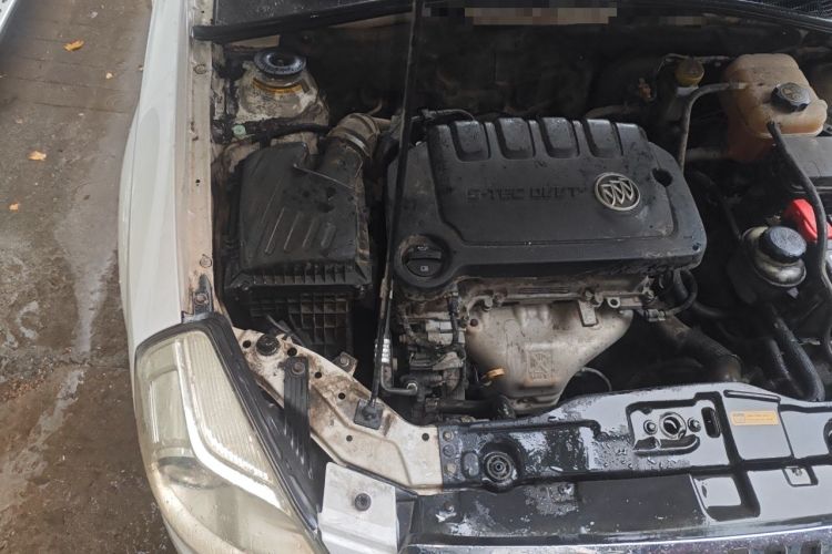 Used Buick Excelle 2013 1.5L Automatic Classic Model Engine Bay Right