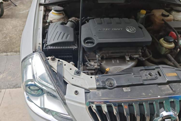 Used Buick Excelle 2013 1.5L Automatic Classic Model Engine Bay Right
