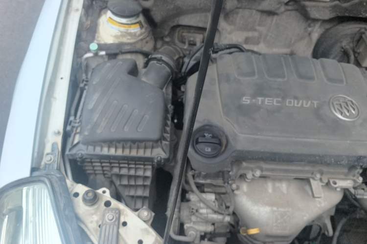 Used Buick Excelle 2013 1.5L Manual Classic Model Engine Bay Right