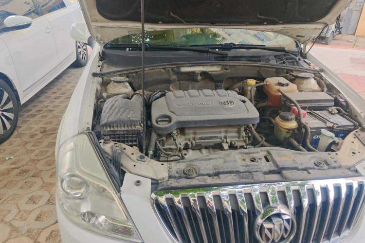 Used Buick Excelle 2013 1.5L Automatic Classic Model Engine Bay Right