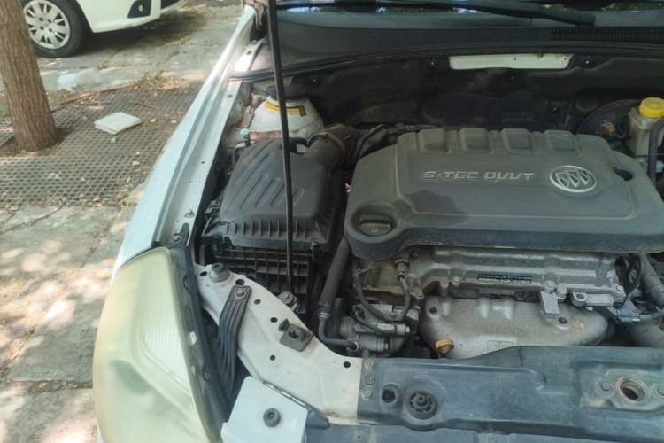 Used Buick Excelle 2013 1.5L Automatic Classic Model Engine Bay Right