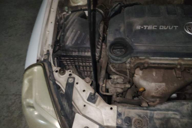 Used Buick Excelle 2013 1.5L Automatic Classic Model Engine Bay Right