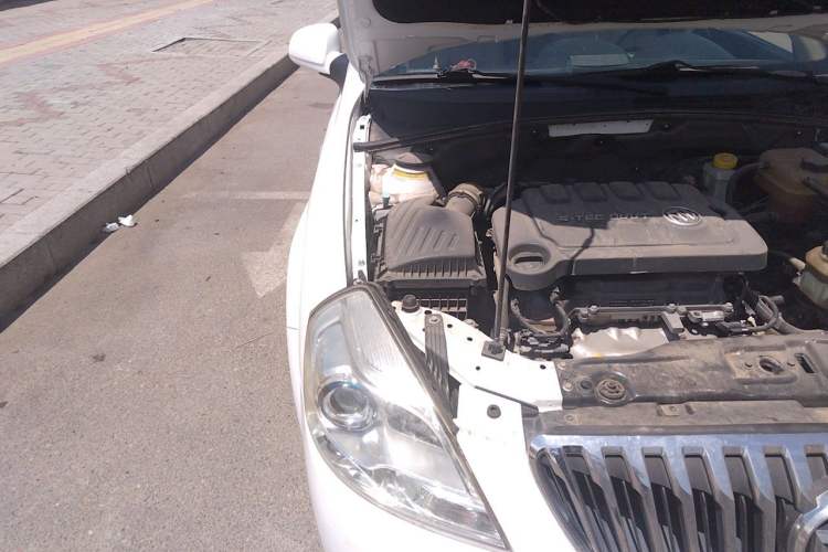 Used Buick Excelle 2013 1.5L Automatic Classic Model Engine Bay Right